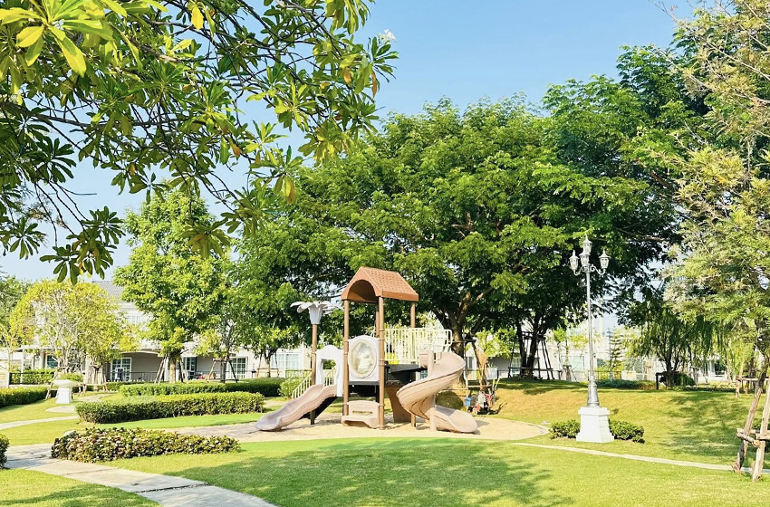 House with Shared Pool in Sukhumvit 